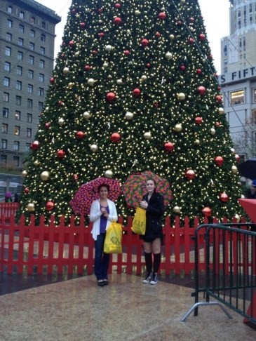 (Rebekah Larose and Sophie Lee at the Christmas tree in Union Square downtown San Francisco, CA)